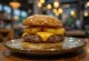 Havajski hamburger s grilanim ananasom
