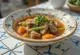 Souse s goveđim nogicama, bogata juha od povrća sa svježim korijanderom.