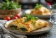 Spanakopita s češnjakom, nadjev od špinata i feta sira, u hrskavom filo tijestu