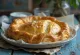 Klasični Cornish pasty, pečen do zlatnosmeđe boje