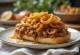 Sloppy Joe s puno luka serviran