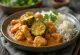 Tajlandski curry s piletinom poslužen