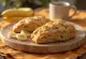 Pečeni scone s bananom i cimetom serviran