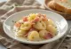 Gnocchi s dimljenom šunkom servirani